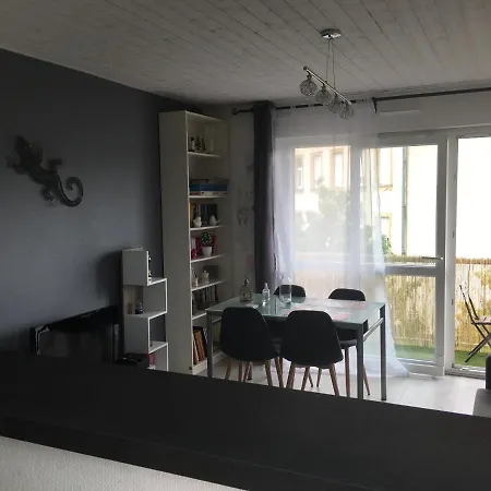 2 Pieces - Quartier Calme - Parking Gratuit דירה