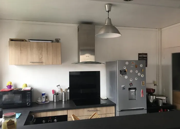 Apartament 2 Pieces - Quartier Calme - Parking Gratuit *